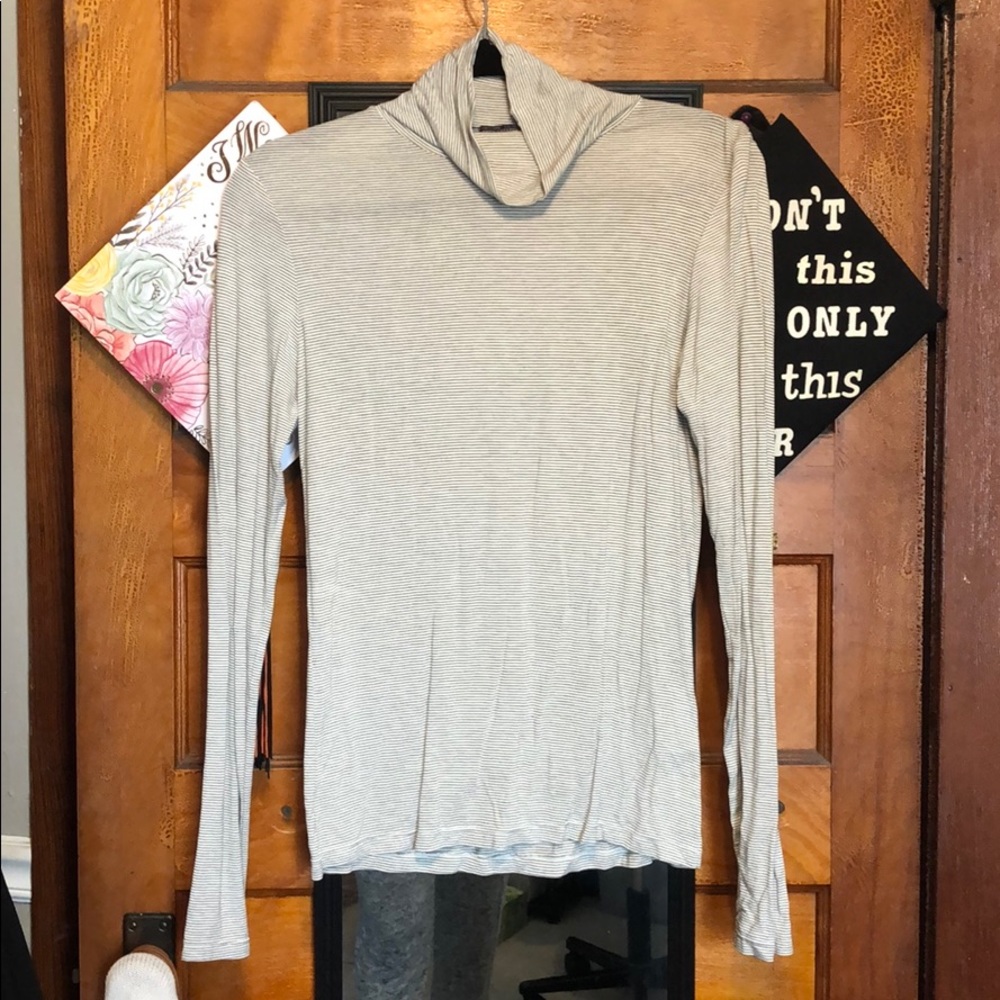 Never worn- Zara turtle neck